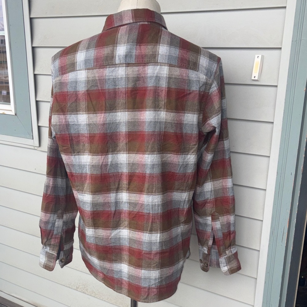Pendleton Plaid Burnside flannel Button-Up Shirt.… - image 3